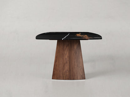 Story Dining Table