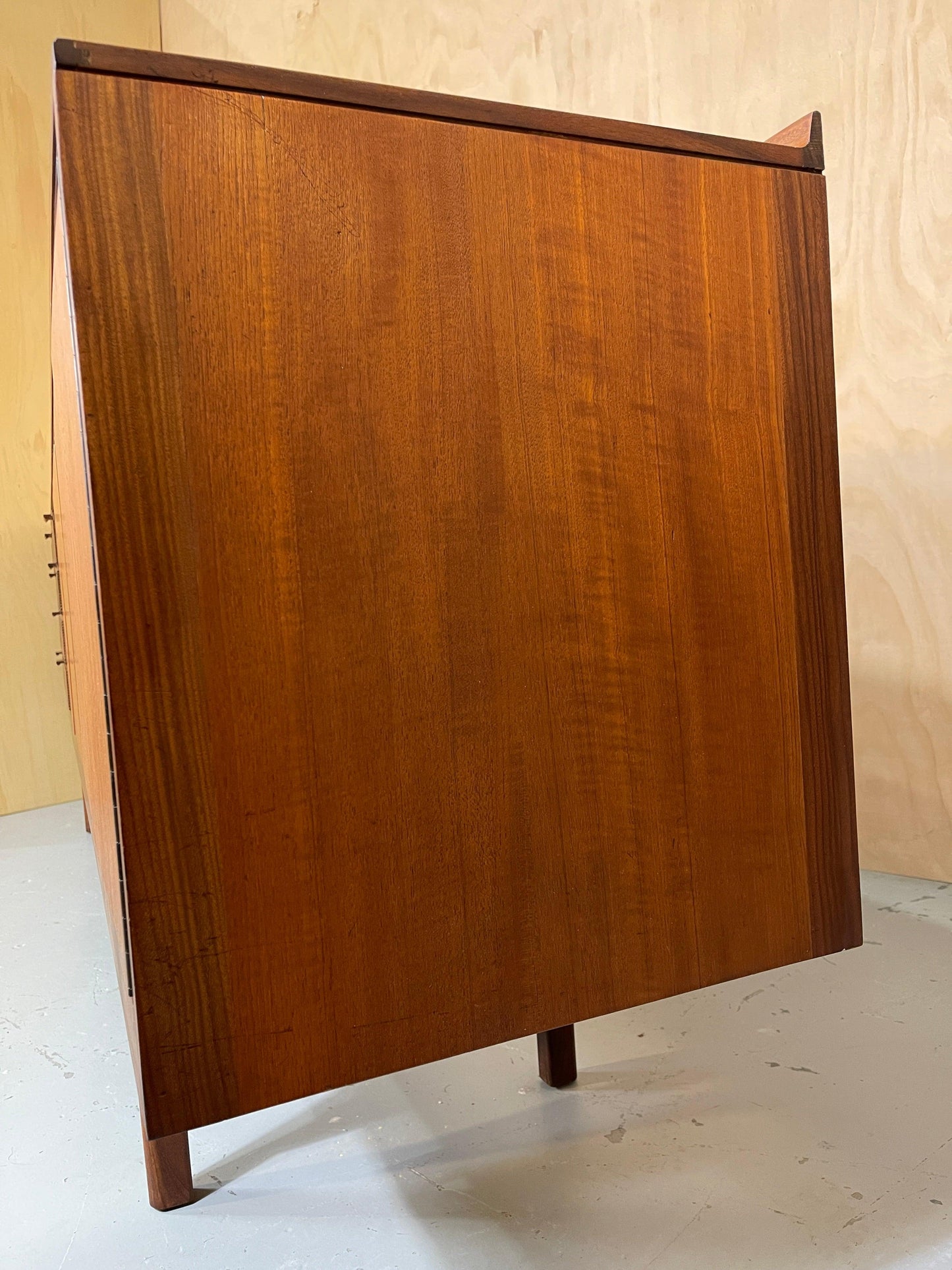 Mid Century Knightsbridge Sideboard by Robert Heritage for Archie Shine 1960’s - Supramobili