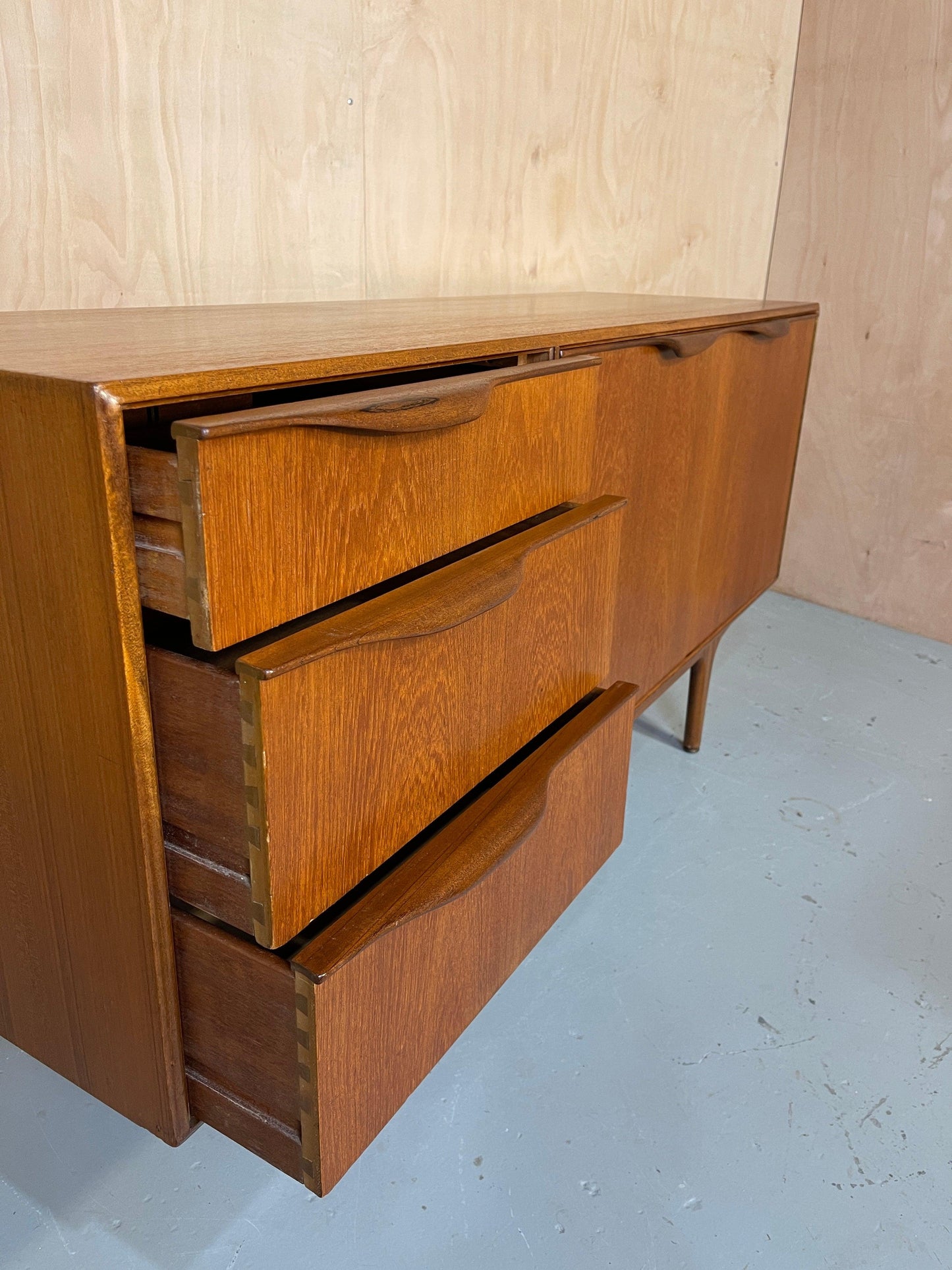 Mcintosh Sideboard/Credenza 1960's - Supramobili