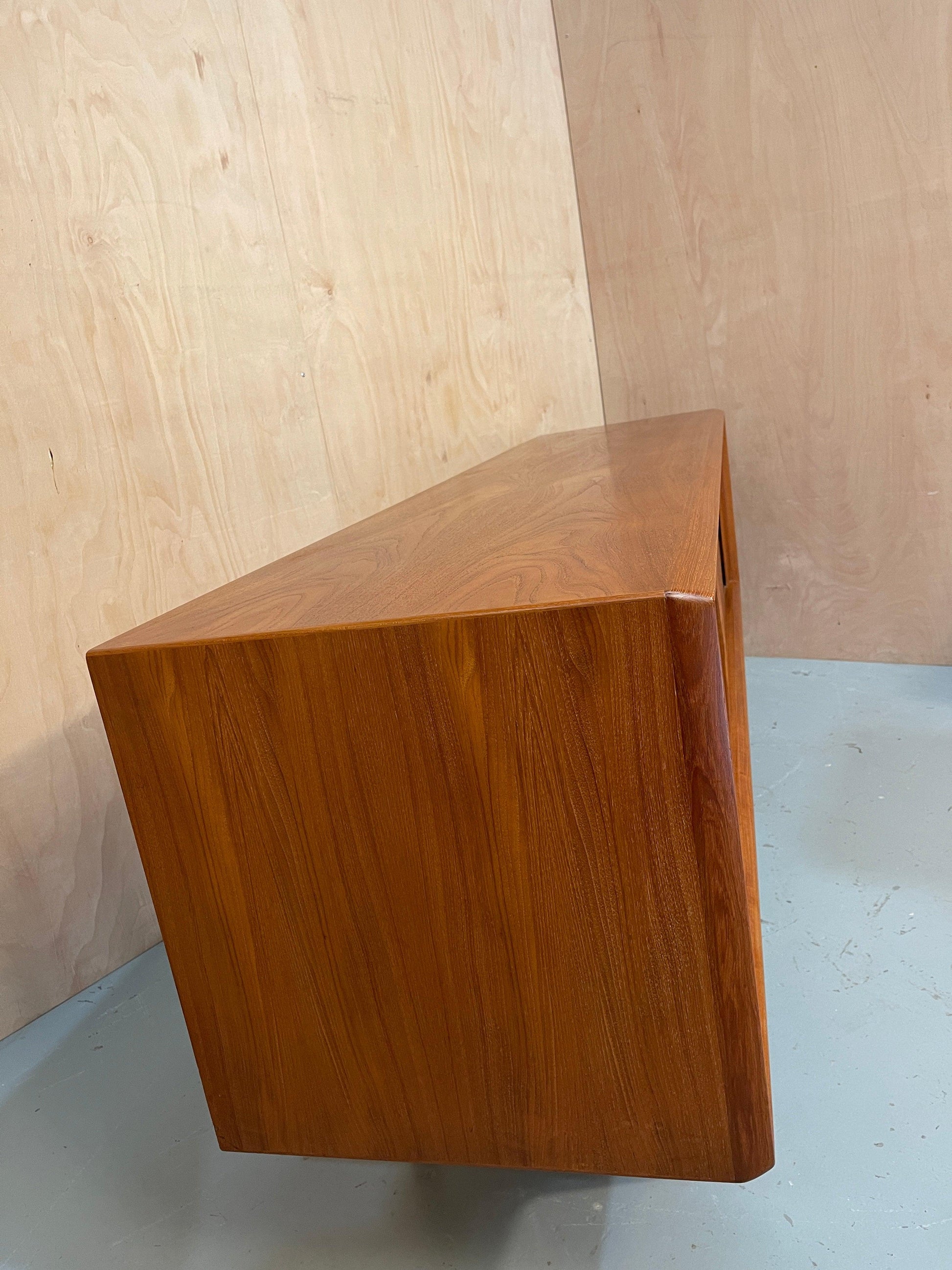 Mid Century Danish Teak Sideboard No 156 By Bernhard Pedersen - Supramobili